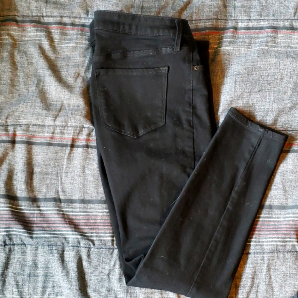Black Old Navy skinny jeans